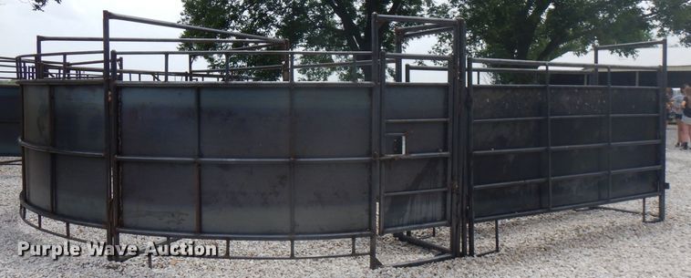 image for item HG9086 Livestock alley with tub