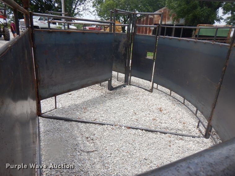 image for item HG9086 Livestock alley with tub