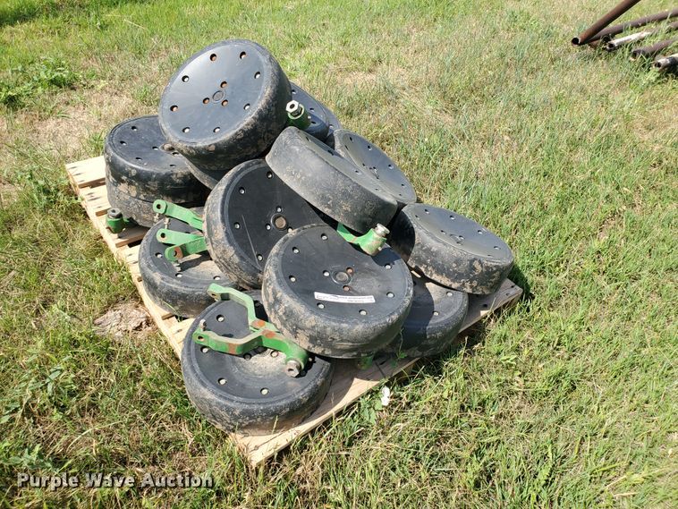 (14) John Deere 1750 planter gauge wheels in Hays, KS Item HK9053