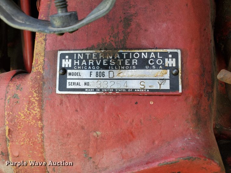image for item HK9057 1966 International Farmall 806  tractor