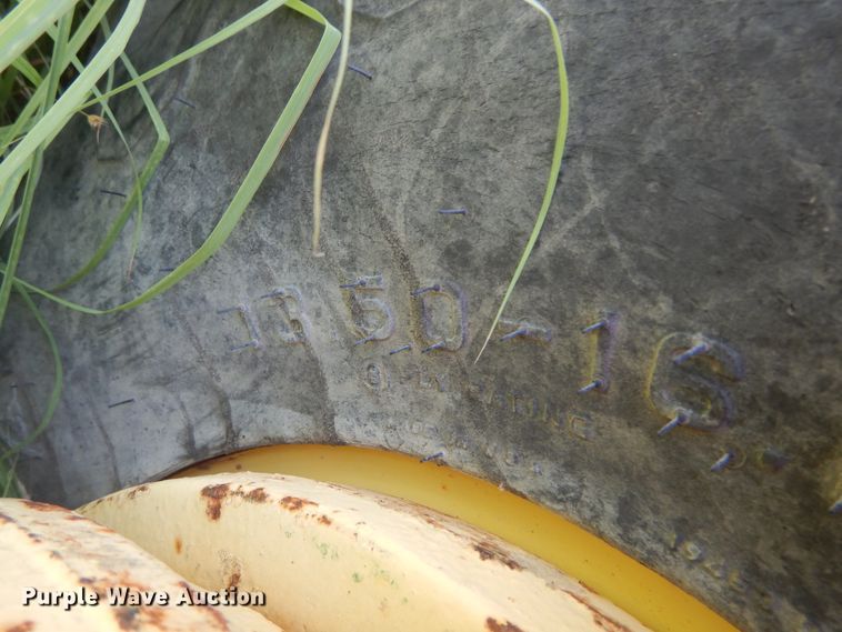 image for item HM9159 John Deere 770  tractor