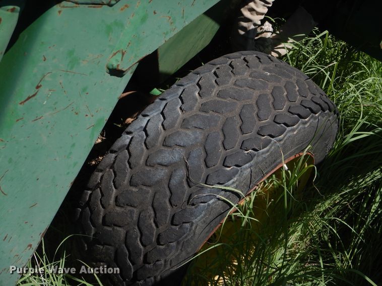 image for item HM9161 John Deere 770  tractor