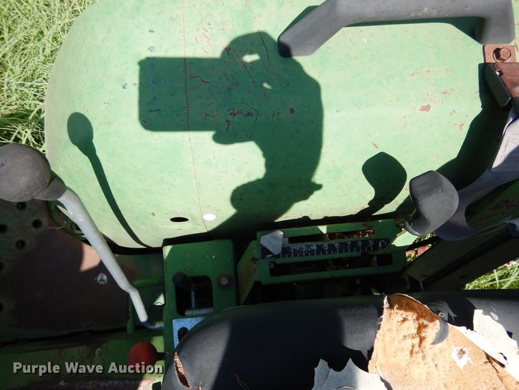 image for item HM9163 John Deere 770  tractor