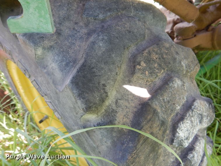 image for item HM9168 John Deere 770  tractor