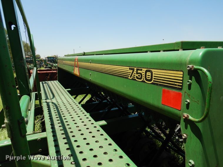 image for item HM9195 John Deere 750 grain drill
