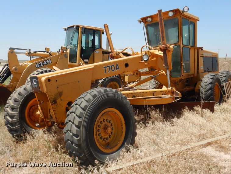 image for item HM9221 1983 John Deere 770A  motor grader