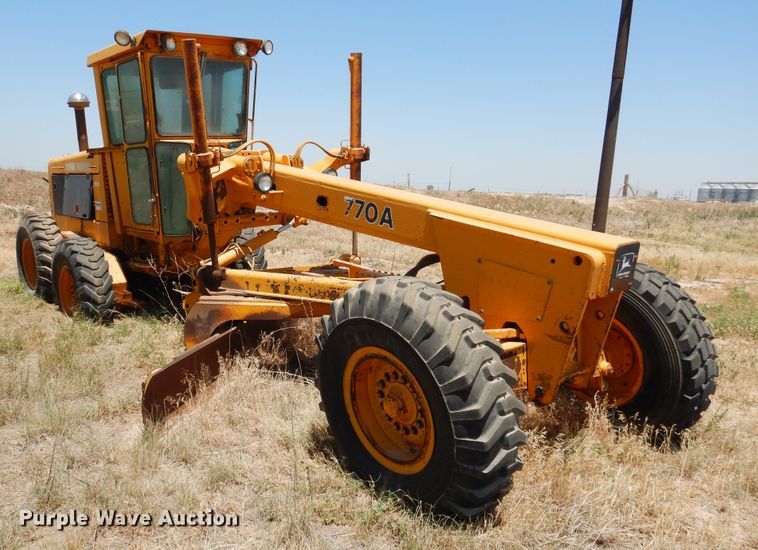 image for item HM9221 1983 John Deere 770A  motor grader