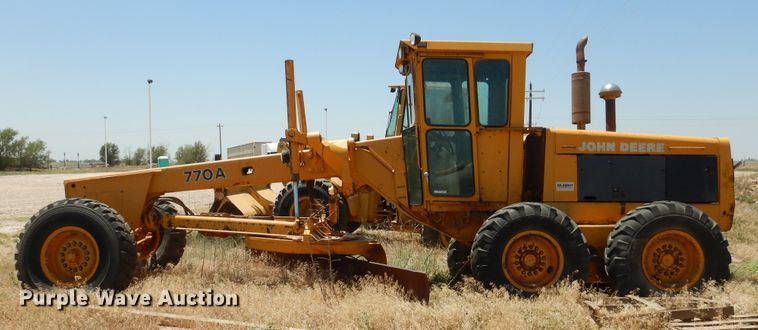 image for item HM9221 1983 John Deere 770A  motor grader