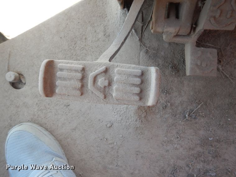 image for item HM9221 1983 John Deere 770A  motor grader