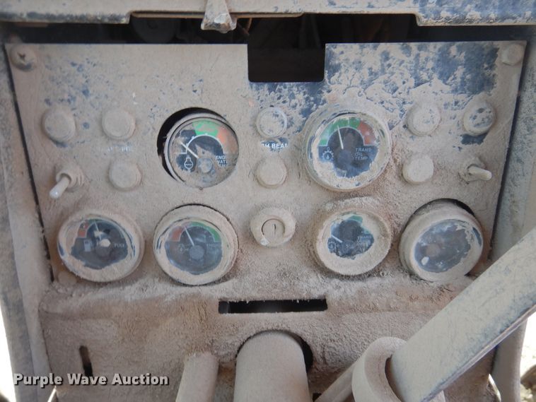 image for item HM9221 1983 John Deere 770A  motor grader