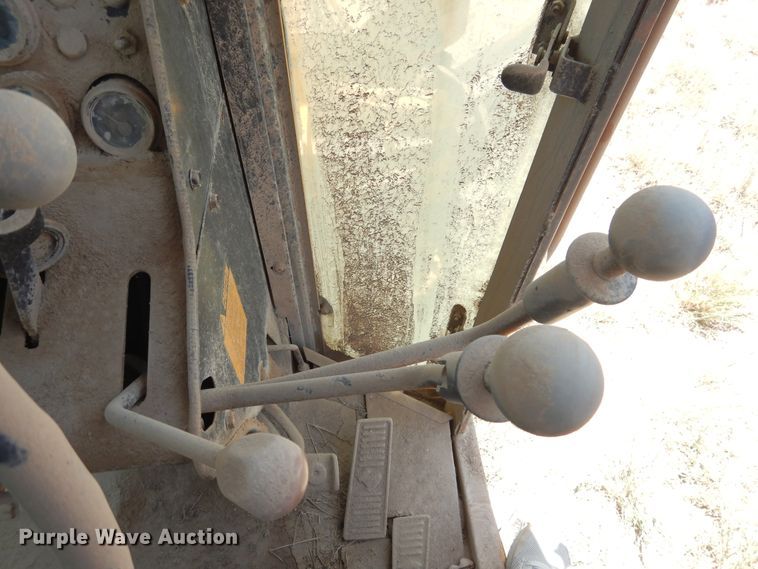 image for item HM9221 1983 John Deere 770A  motor grader