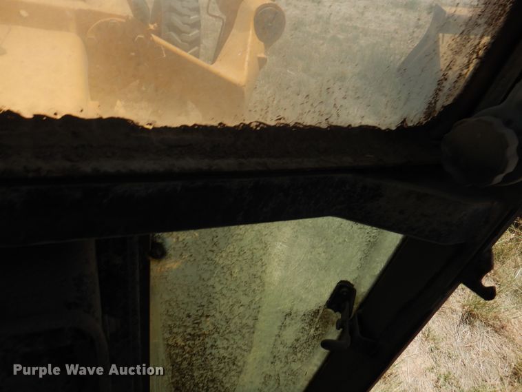 image for item HM9221 1983 John Deere 770A  motor grader