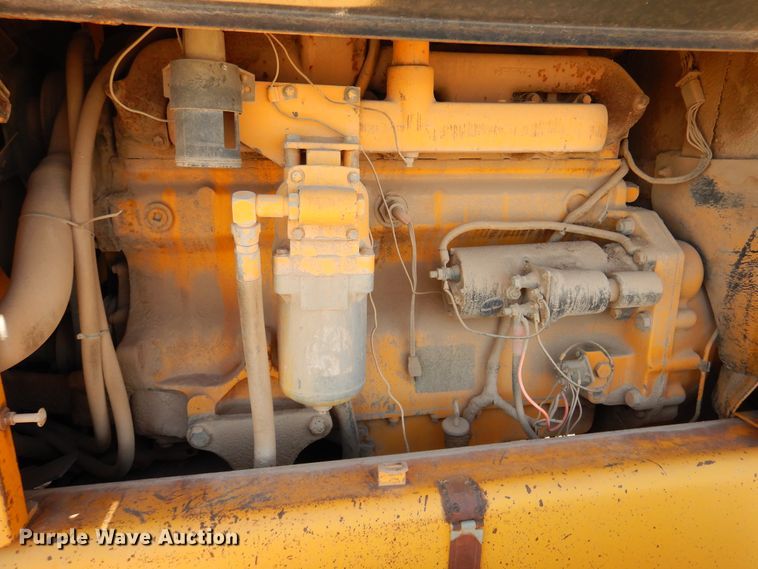 image for item HM9221 1983 John Deere 770A  motor grader