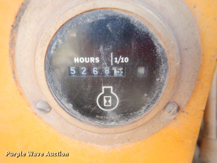 image for item HM9221 1983 John Deere 770A  motor grader