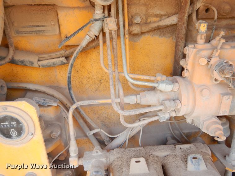 image for item HM9221 1983 John Deere 770A  motor grader