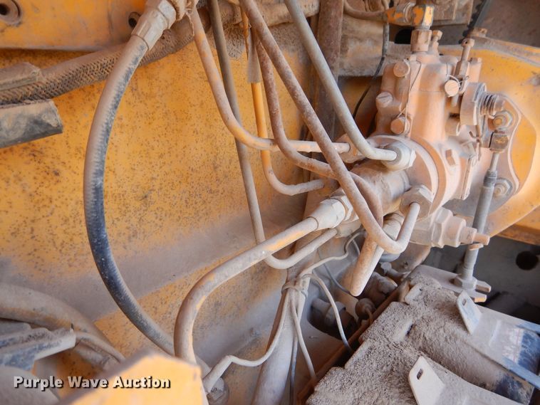 image for item HM9221 1983 John Deere 770A  motor grader