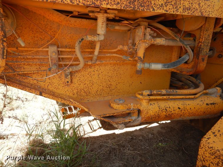 image for item HM9221 1983 John Deere 770A  motor grader