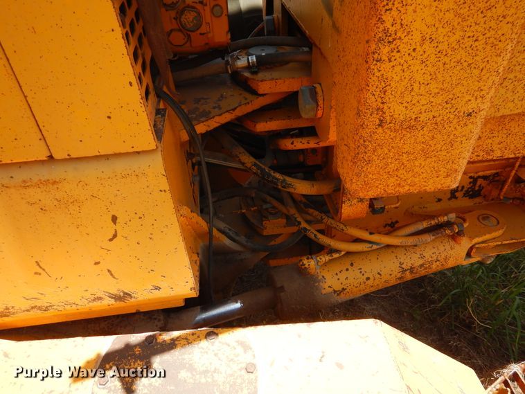 image for item HM9221 1983 John Deere 770A  motor grader