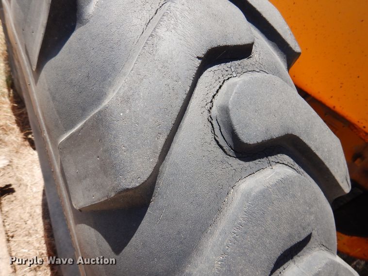 image for item HM9221 1983 John Deere 770A  motor grader