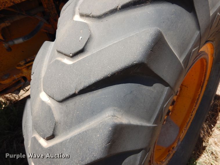 image for item HM9221 1983 John Deere 770A  motor grader