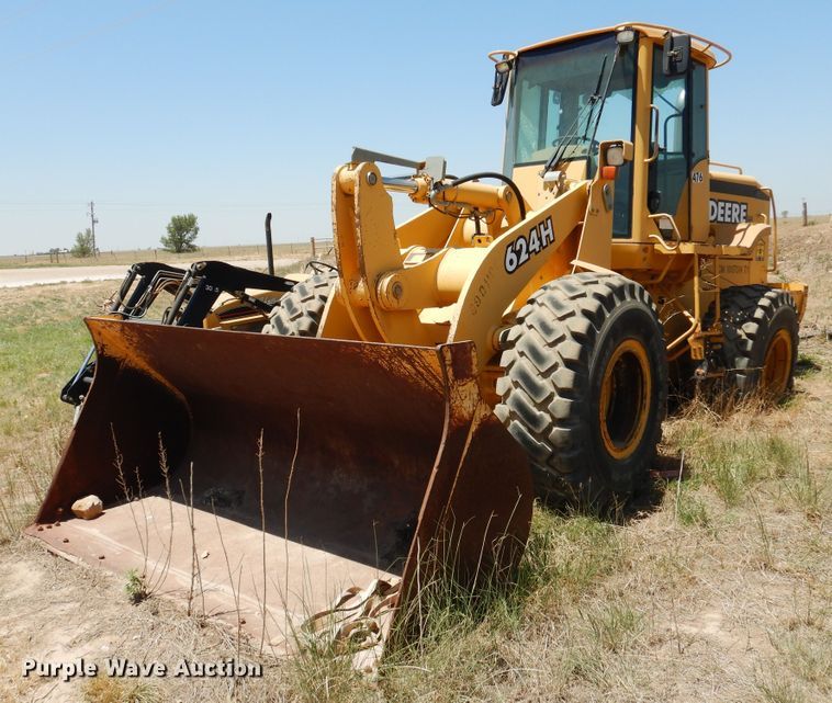 image for item HM9222 1998 John Deere 624H  wheel loader