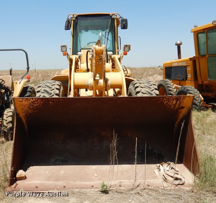image for item HM9222 1998 John Deere 624H  wheel loader
