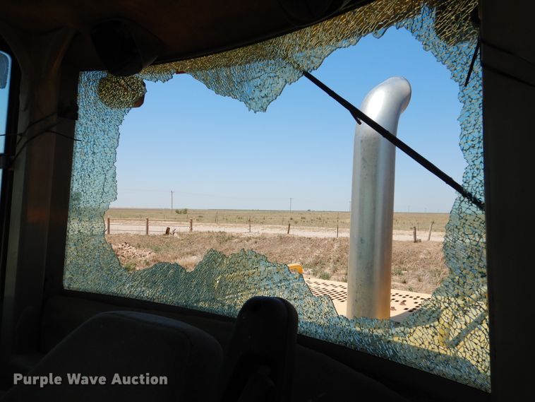 image for item HM9222 1998 John Deere 624H  wheel loader