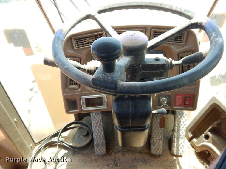 image for item HM9222 1998 John Deere 624H  wheel loader