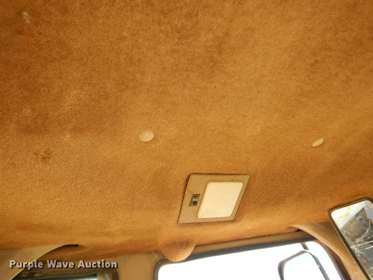 image for item HM9222 1998 John Deere 624H  wheel loader