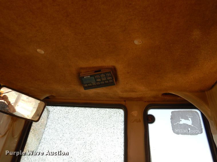 image for item HM9222 1998 John Deere 624H  wheel loader