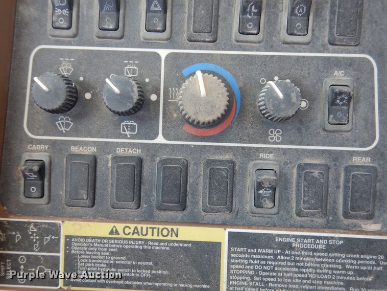 image for item HM9222 1998 John Deere 624H  wheel loader