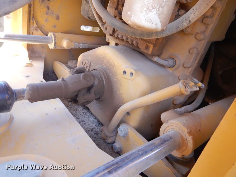 image for item HM9222 1998 John Deere 624H  wheel loader