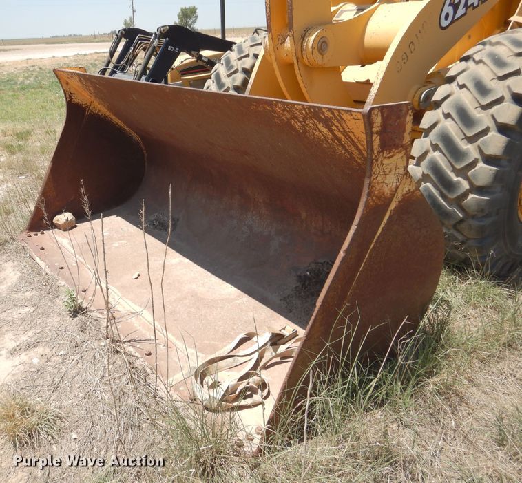 image for item HM9222 1998 John Deere 624H  wheel loader
