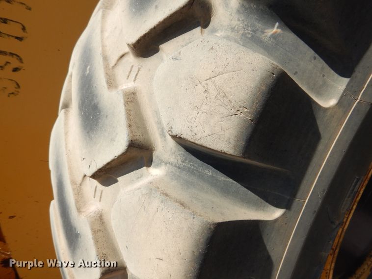 image for item HM9222 1998 John Deere 624H  wheel loader