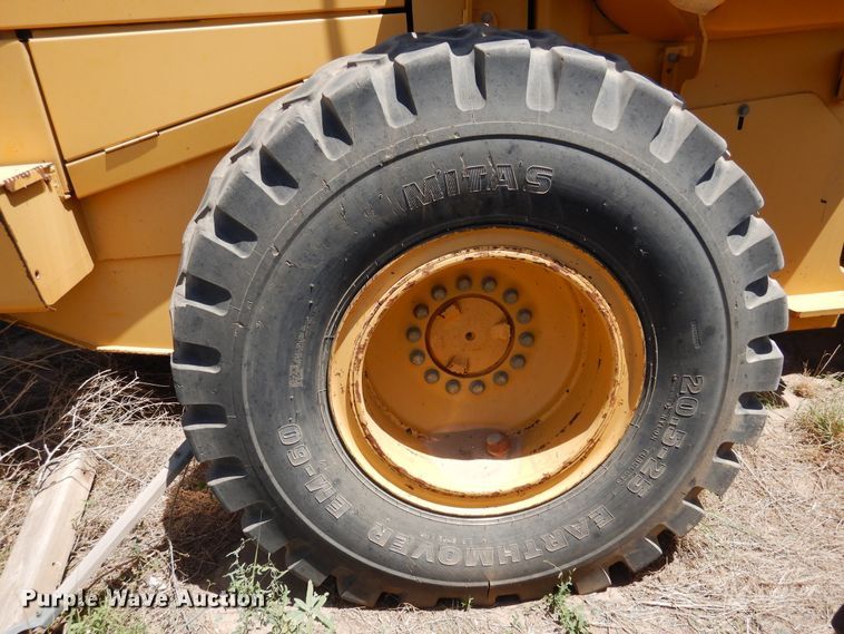 image for item HM9222 1998 John Deere 624H  wheel loader