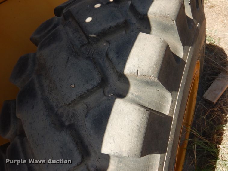 image for item HM9222 1998 John Deere 624H  wheel loader