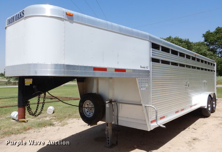 image for item HS9642 2008 CM livestock trailer