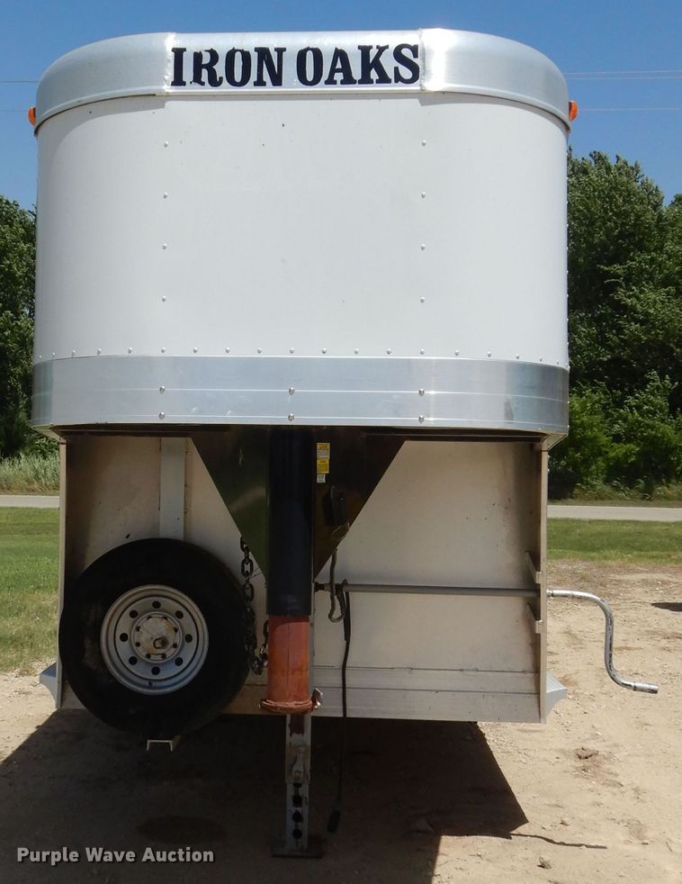 image for item HS9642 2008 CM livestock trailer