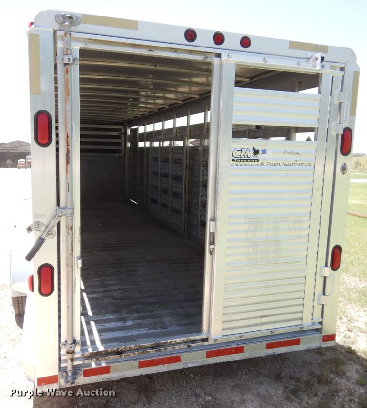 image for item HS9642 2008 CM livestock trailer