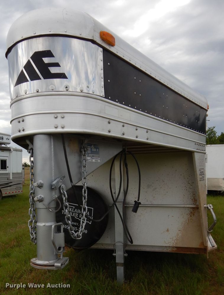 image for item HS9652 2003 Elite livestock trailer