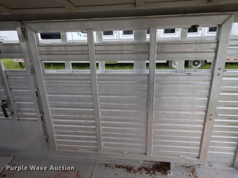 image for item HS9652 2003 Elite livestock trailer