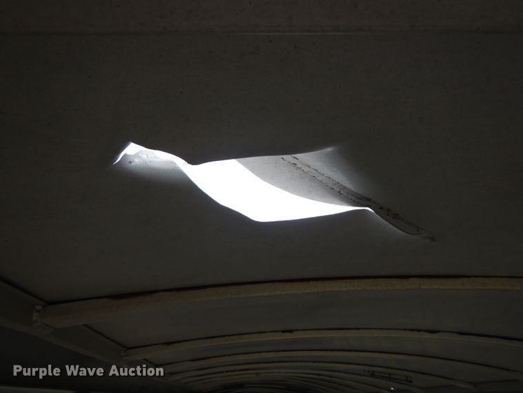 image for item HS9652 2003 Elite livestock trailer