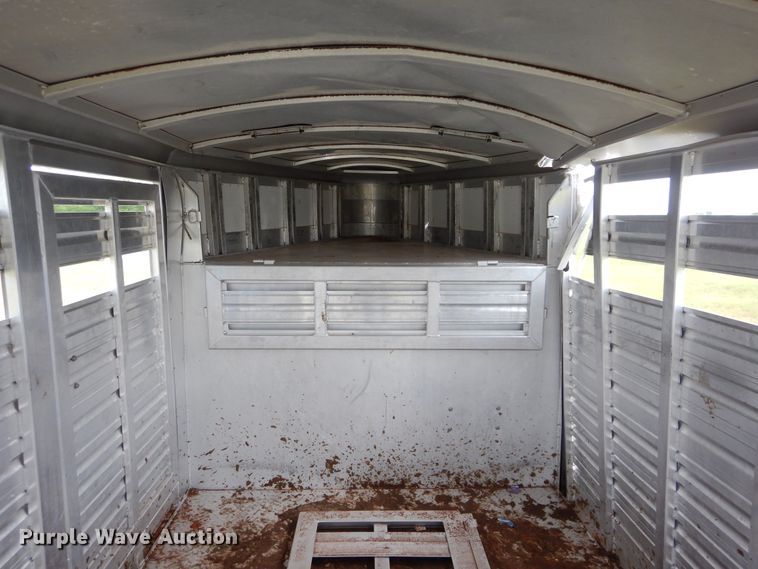 image for item HS9652 2003 Elite livestock trailer