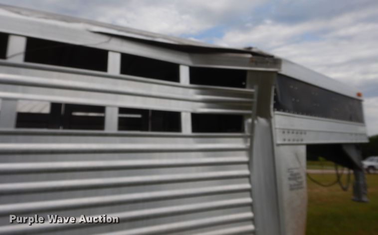 image for item HS9652 2003 Elite livestock trailer