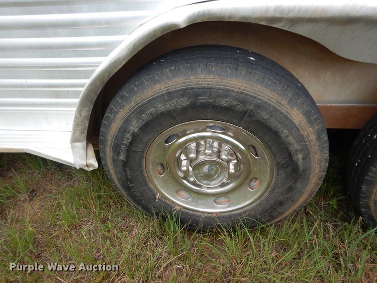 image for item HS9652 2003 Elite livestock trailer