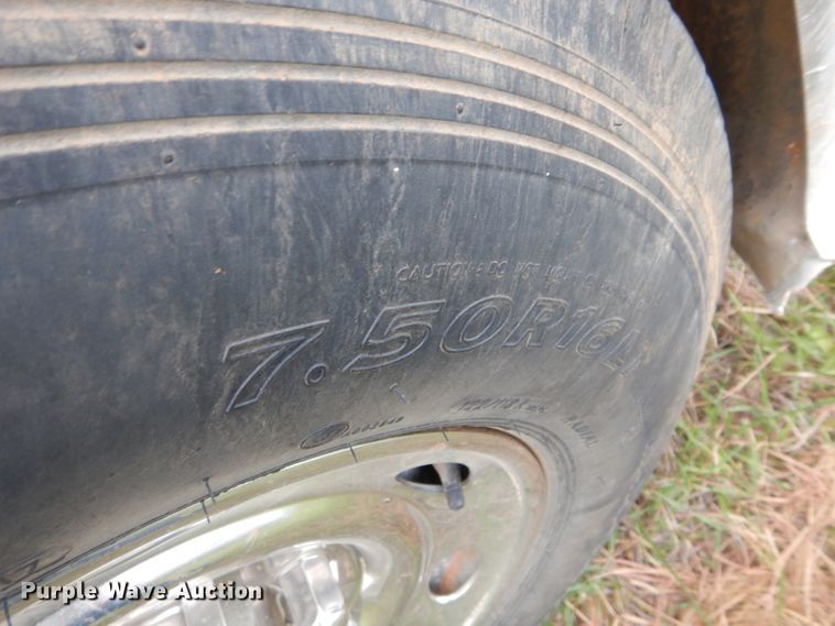 image for item HS9652 2003 Elite livestock trailer