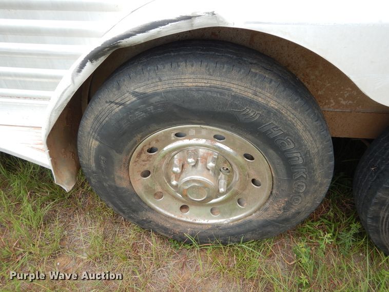 image for item HS9652 2003 Elite livestock trailer