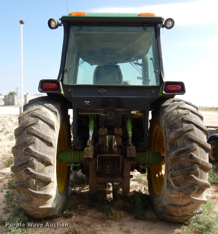 image for item HV9209 1992 John Deere 3255  MFWD tractor