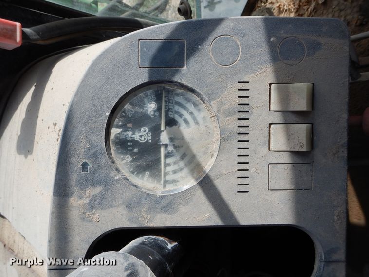 image for item HV9209 1992 John Deere 3255  MFWD tractor