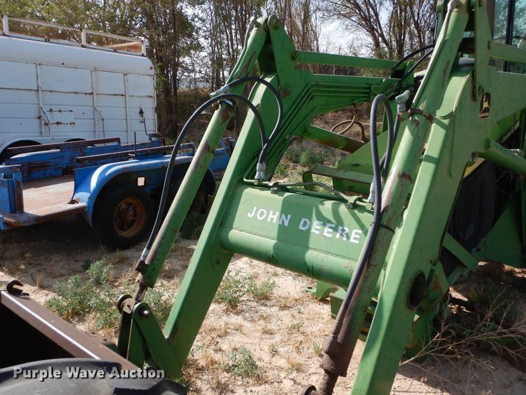 image for item HV9209 1992 John Deere 3255  MFWD tractor